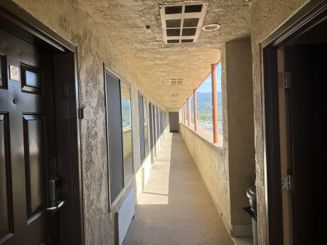 YOSEMITE SIERRA INN - Corridor